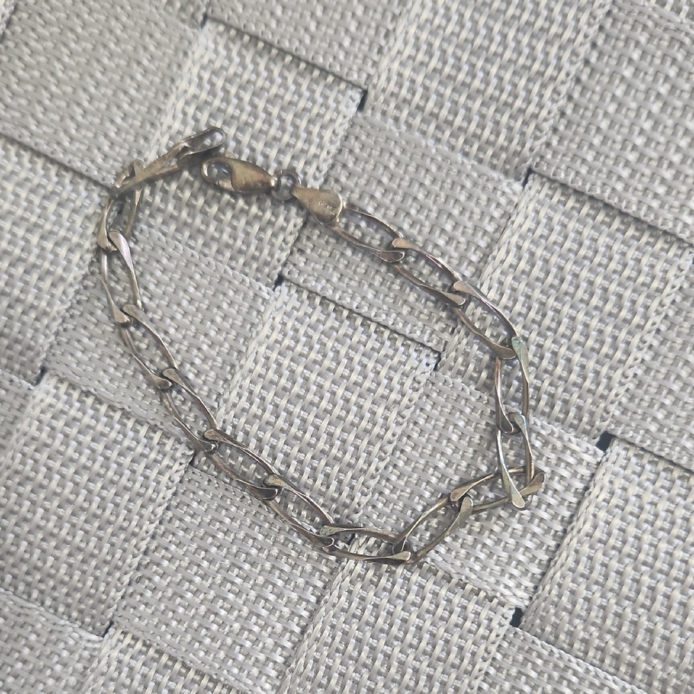 Elegant Chain Bracelet